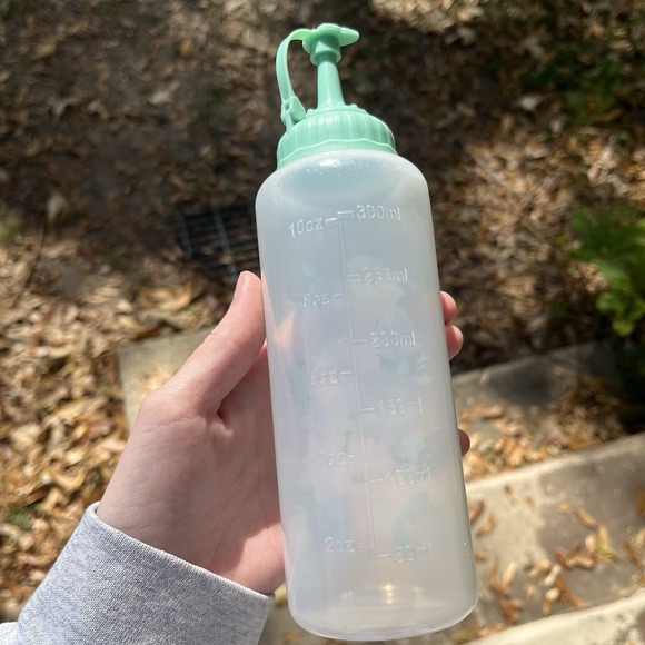 Pioneer Women NEW Oil Vinegar Squeeze Bottle Pop Top Floral Kitchen Retro - Picture 3 of 3